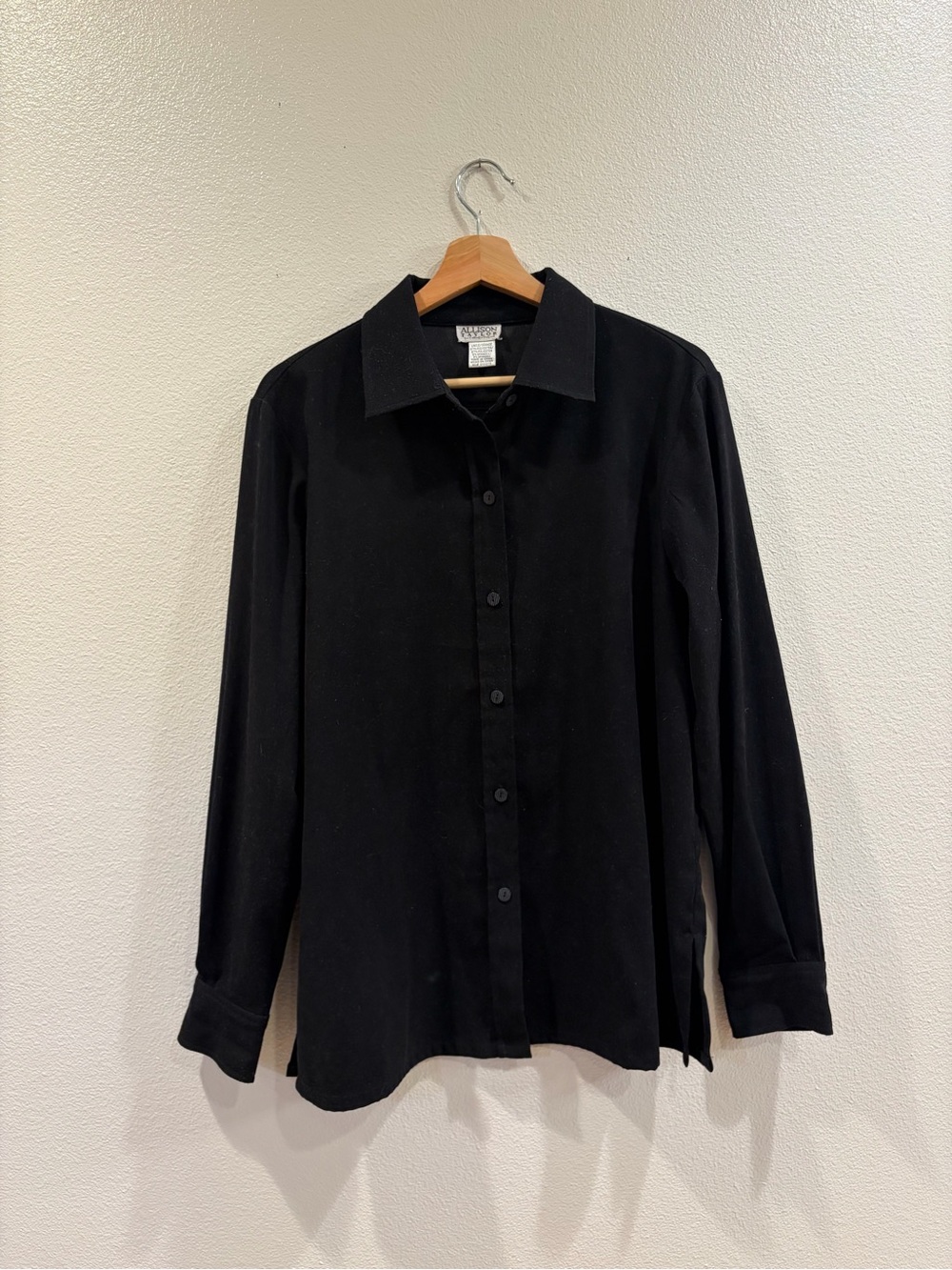 5/$26 Allison Taylor Black Women's Button-Down Shirt